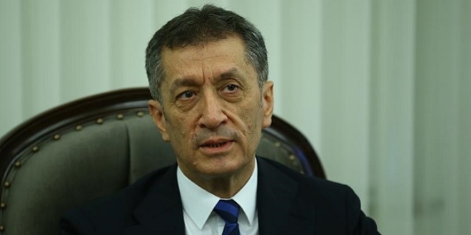 Bakan Selçuk'tan bayram mesajı