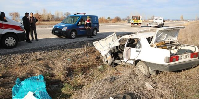 Konya'da otomobil arampole devrildi: 10 yaral