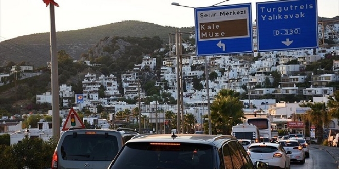 Bodrum'un nüfusu tatilcilerle 2 milyona yaklaştı