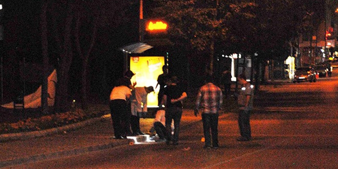 İzmir'de sokağa ses bombası atan 3 kişi yakalandı