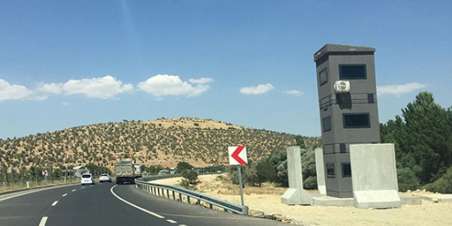 Diyarbakır-Mardin karayolunda zırhlı güvenlik kuleleri