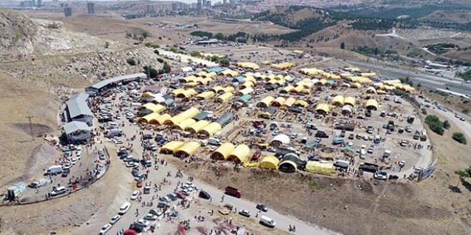 Ankara'da bayramın ilk günü kurban kesim yoğunluğu