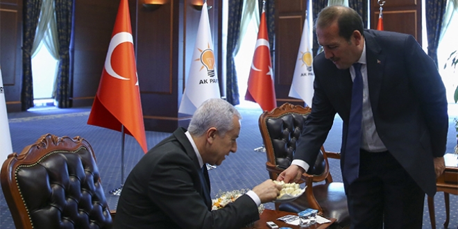 CHP heyetinden AK Parti'ye bayram ziyareti