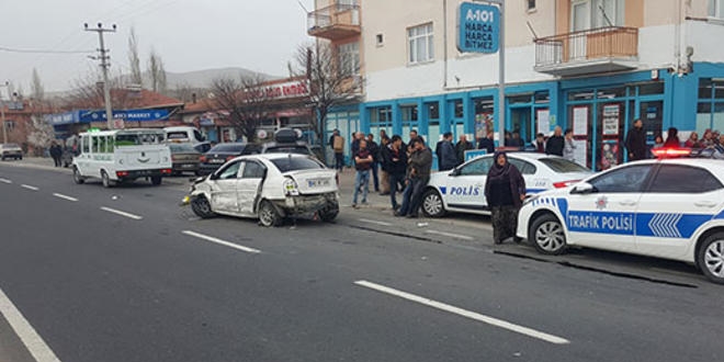 Kırşehir'de trafik kazası: 1 ölü, 3 yaralı