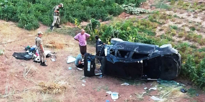 Sağlık Müdürlüğü personeli kaza yaptı: 4 yaralı