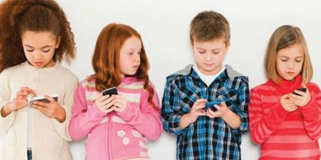 Her 10 çocuktan 6'sı akıllı telefon sahibi