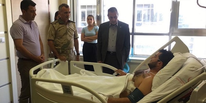 Adıyama Valisi'nden yaralı askerlere bayram ziyareti