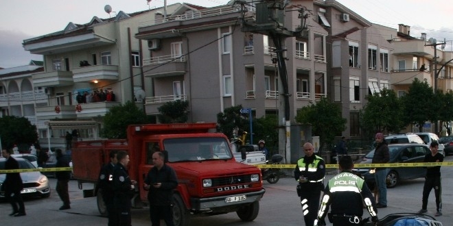 Kamyonet ile motosiklet çarpıştı: 1 ölü