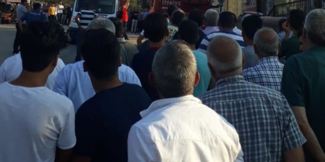 Adana'da kanınızı donduracak olay! Elektrik direğine tırmanıp...