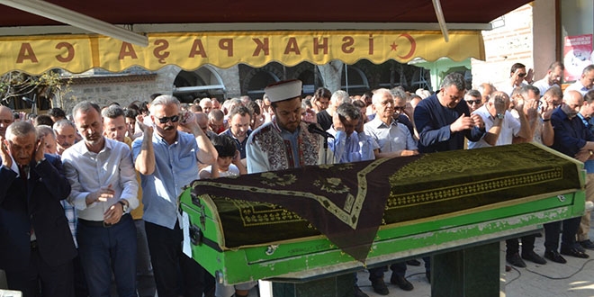 Kansere yenik düşen öğretmen hayatını kaybetti