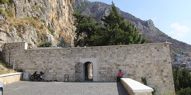 İnanç turizminin gözdesi: St. Pierre Kilisesi