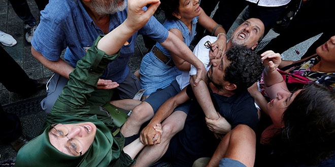 Hrant Dink'in oğlunun gözaltına alınmasını vekiller engelledi