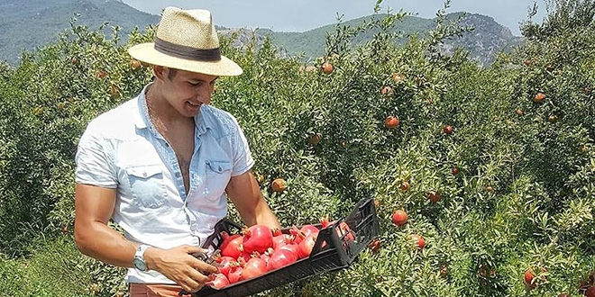 30 bin lira maaşlı 'profesyonel turist' mesaide