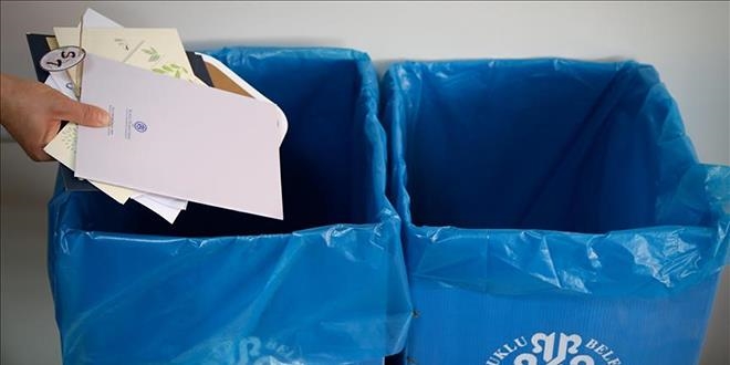 Atık kağıtla ayda 13 bin ağacın kesilmesi önleniyor