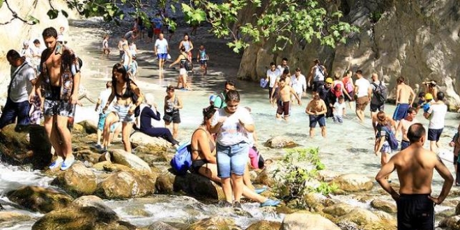 Saklıkent Kanyonu'nda 'bayram bereketi'