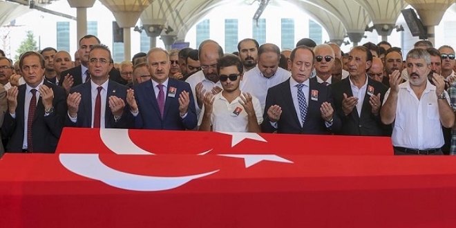 CHP Genel Müdürü Karakoç'un acı günü