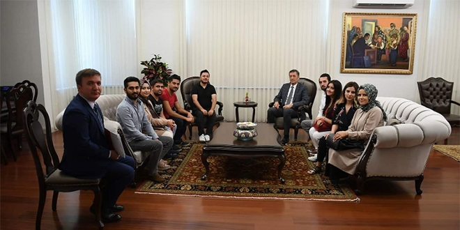Öğretmen adayları Bakan Ziya Selçuk'la görüştü