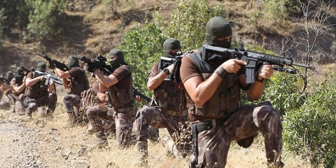 PÖH'ten kavurucu sıcakta vatan savunması