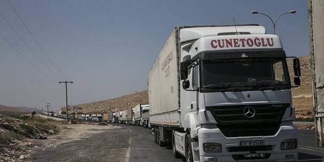 Cilvegözü'nde 5 kilometrelik tır kuyruğu oluştu