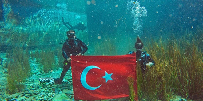 AK Parti'li vekil Zafer Bayramı'nı böyle kutladı