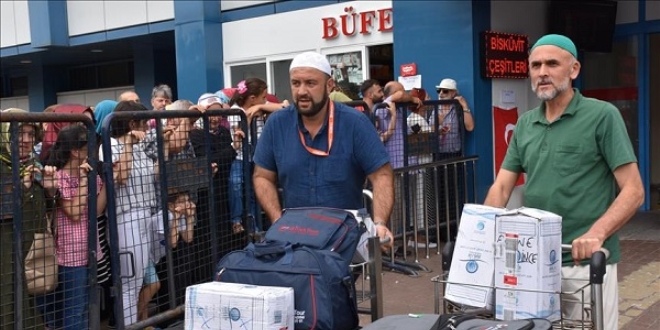 Trabzon'da ilk hacı kafilesi döndü