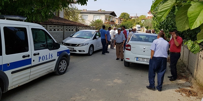 Emekli imam evinin önünde ölü bulundu