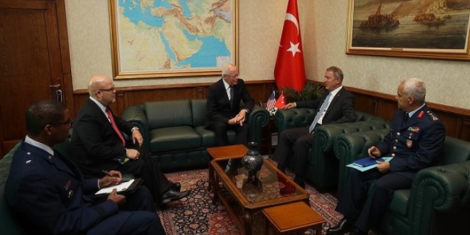 Bakan Akar'dan, ABD Temsilcisine PKK uyarısı