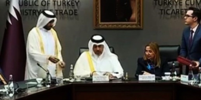 Katar ile imzalar atıldı
