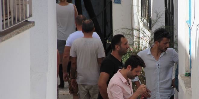 Nişanlısından ayrılan polis canına kıydı