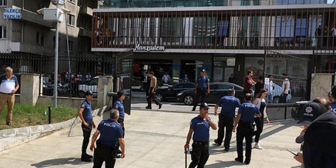 Cinsel istismar duruşması sonrası arbede