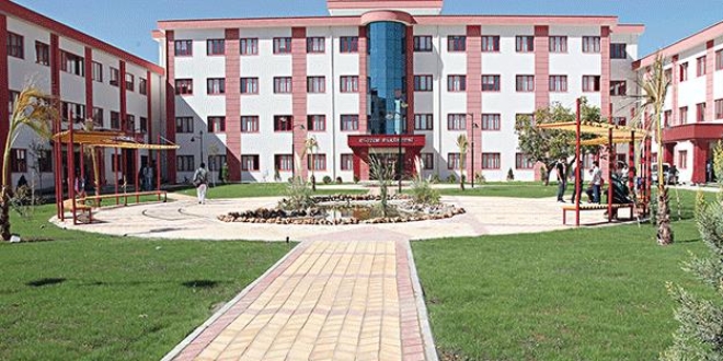 'Üniversitelerde boş kontenjan 200 bini bulabilir'