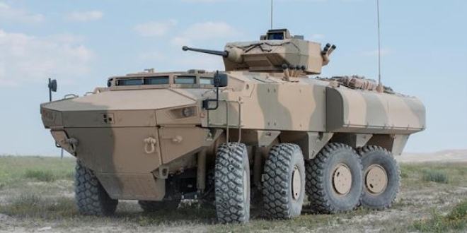 Pars 8x8 ve muharebe aracı ZMA-15 gösteri yaptı