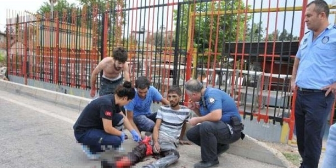 Trafik magandaları, bıçak ve levyeyle dehşeti yaşattı