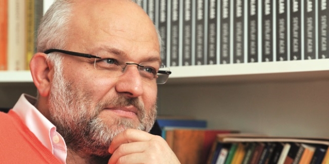 Ünlü psikiyatrist Sayar: Boş adam çabuk şişer