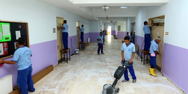 Okullara 60 bin temizlik, 20 bin güvenlik görevlisi alınacak