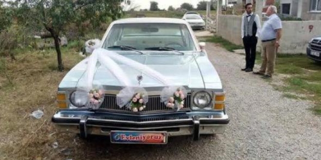 Başkan, nikahını kıydığı çifte otomobilini tahsis etti