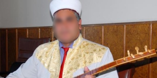 Türkücü emekli imam FETÖ'den tutuklandı