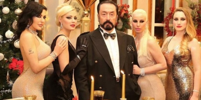 Tahliye olan kedicik itirafçı olmuş