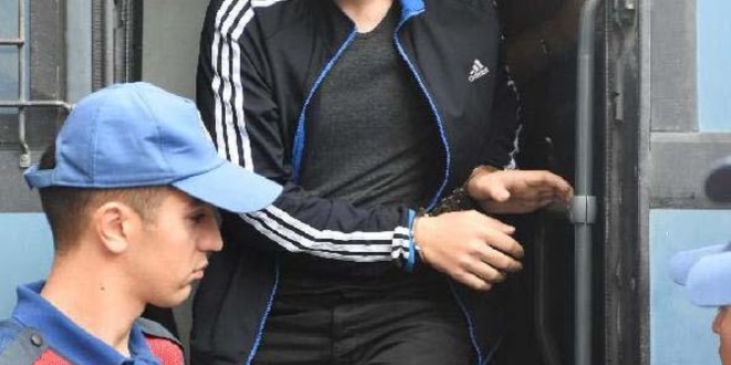 16 yaşındaki kıza çıplak fotoğrafla şantaj iddiası