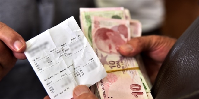 Fırsatçılar Euro'yu 9 TL yaptı