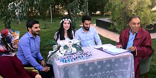 Nikah memuru: Tanıştık mı daha önce?