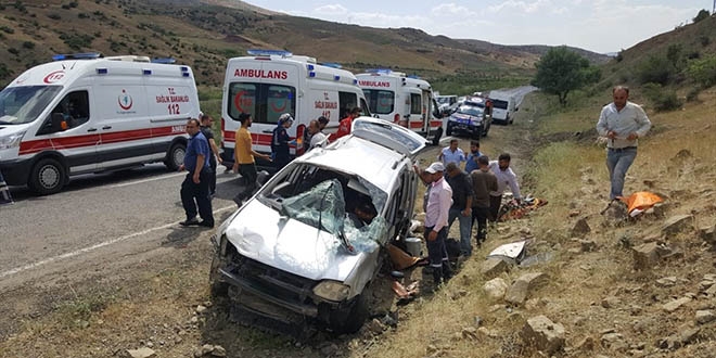 Siirt'te trafik kazası: 2 ölü, 6 yaralı
