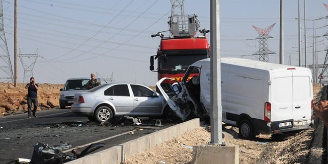 Şırnak'ta zincirleme trafik kazası: 1 ölü, 8 yaralı