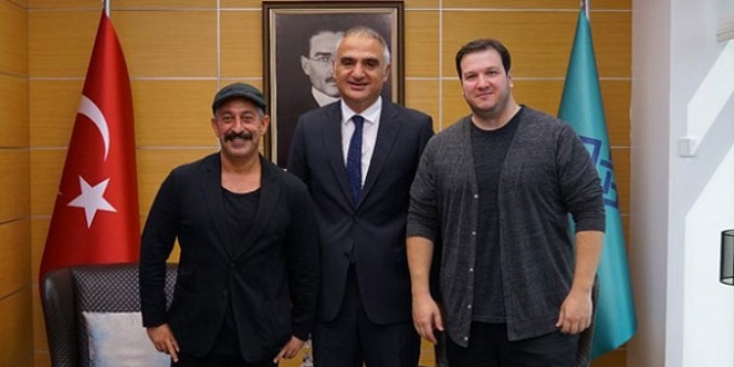 Bakan Ersoy ünlü isimlerle bir araya geldi