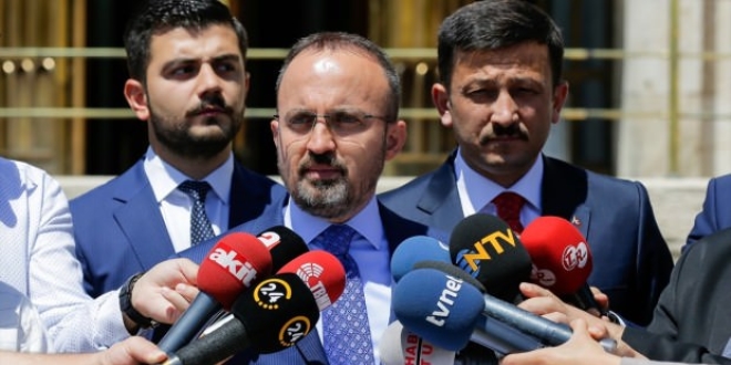 AK Parti'li Turan: Dövizden kaynaklı sıkıntı yaşıyoruz