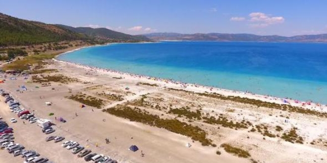 Salda Gölü'nü 300 bin kişi ziyaret etti