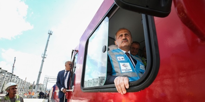 Gebze-Halkalı banliyö hattında deneme sürüşleri başladı