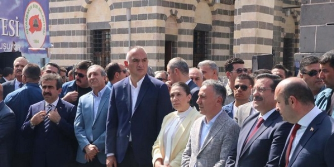 Terörün zarar verdiği Dört Ayaklı Minare'nin açılışı yapıldı