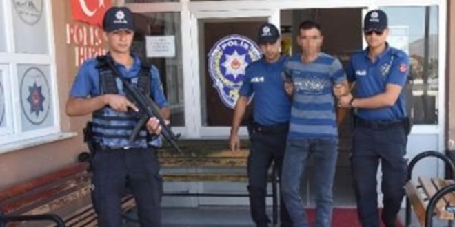 Eşini boğarak öldürdü, berberde tıraş olurken yakalandı