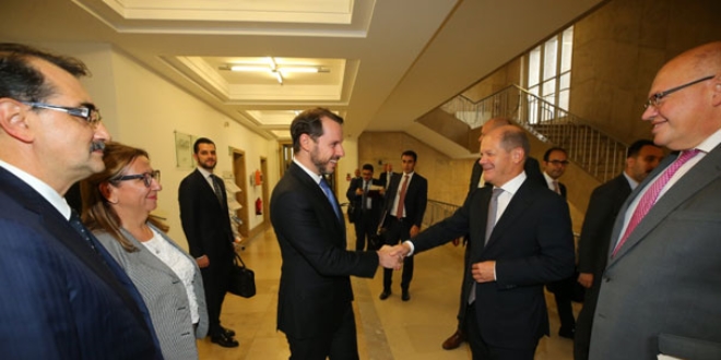 Bakan Albayrak: Güçlü diyaloğun meyvelerini çok yakında alacağız